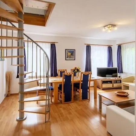 Daun Apartment *