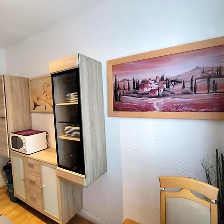 Daun Apartment *